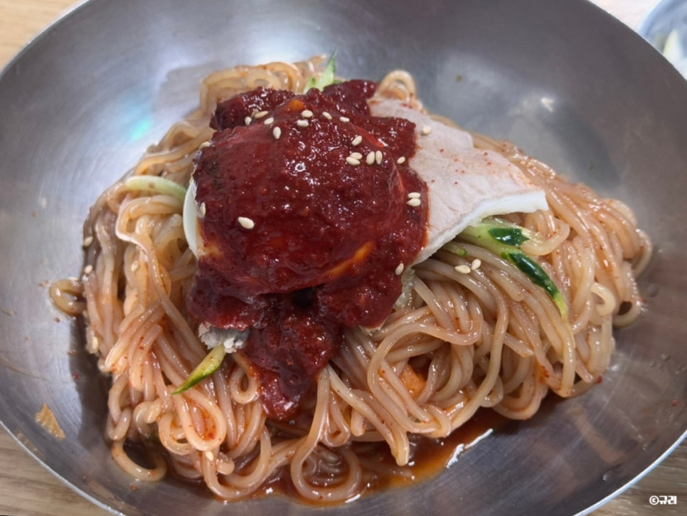 釜山麦麺の元祖「内浦冷麺」｜朝鮮戦争が生んだ100年の味を宇岩洞で